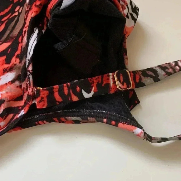 Simon Chang ruffled tankini top with adjustable straps, moulded cups - Picture 7 of 8